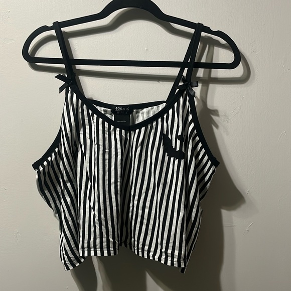 Hot Topic Other - EUC Hot Topic Cosmic Aura Sleep Bat Tank top with Bow details